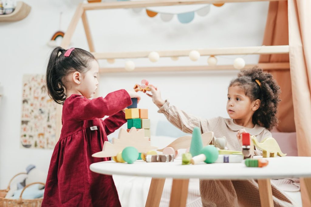 brinquedos que ajudam no desenvolvimento infantil