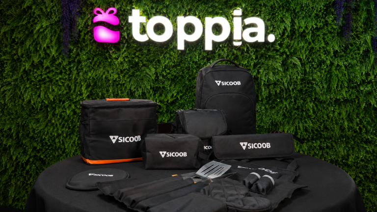A história da Toppia Brindes: de empresa familiar a referência nacional em brindes personalizados